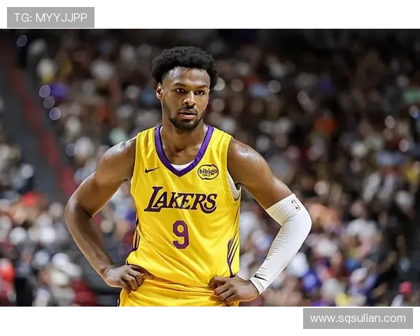 布朗尼季前赛表现不佳单臂补扣引热议能否顺利进入NBA赛季大名单